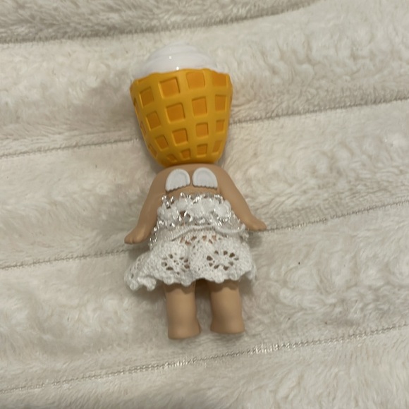 Authentic Sonny Angel Icecream Cone - Picture 2 of 3